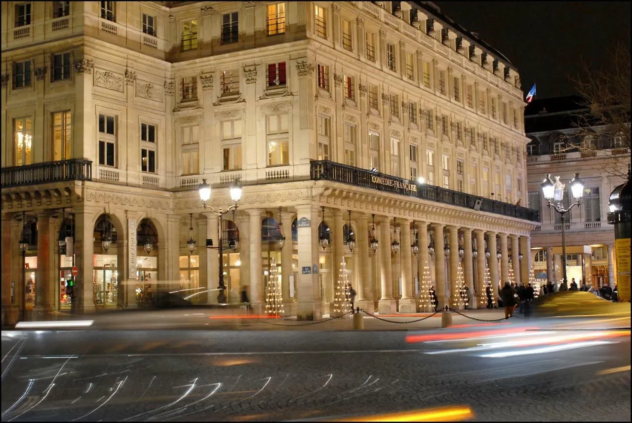アパート Luxury Louvre パリ